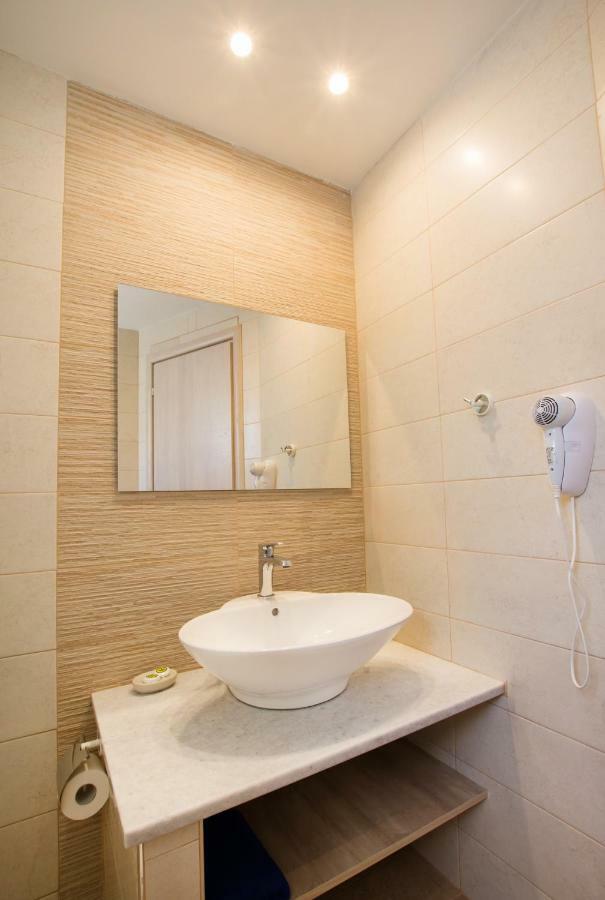 Porfyris Studios And Apartments Karpathos Luaran gambar
